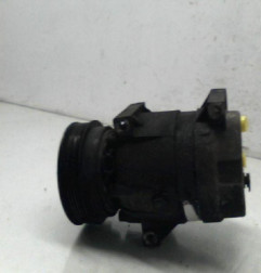 Compresseur clim RENAULT MEGANE 1 Photo n°1