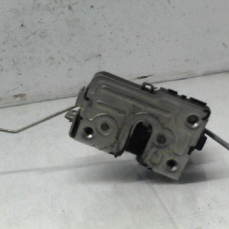 Serrure avant droit IVECO DAILY 4