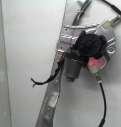 Leve vitre electrique avant droit RENAULT CLIO 3 Photo n°5