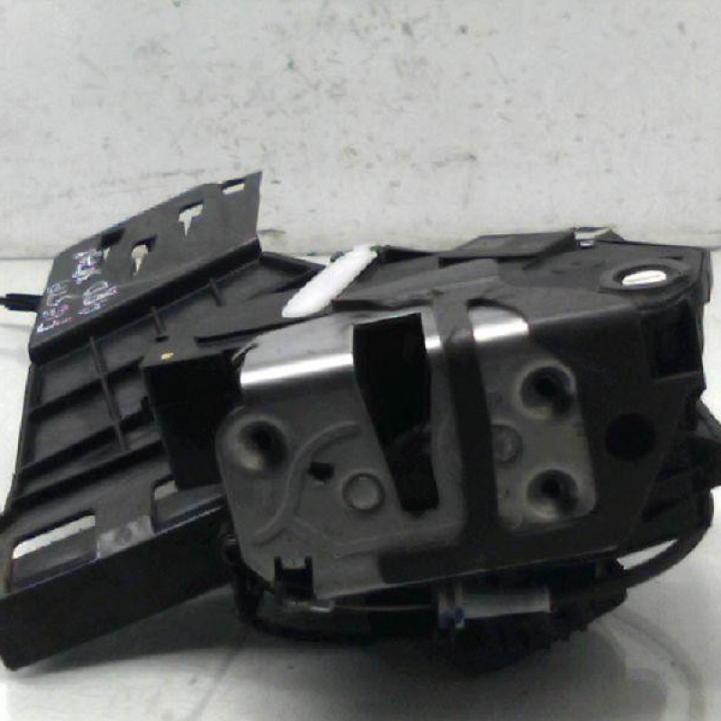 Serrure arriere droit FORD FIESTA 6
