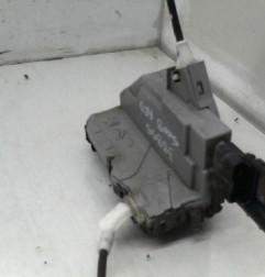 Serrure arriere droit PEUGEOT 5008 1