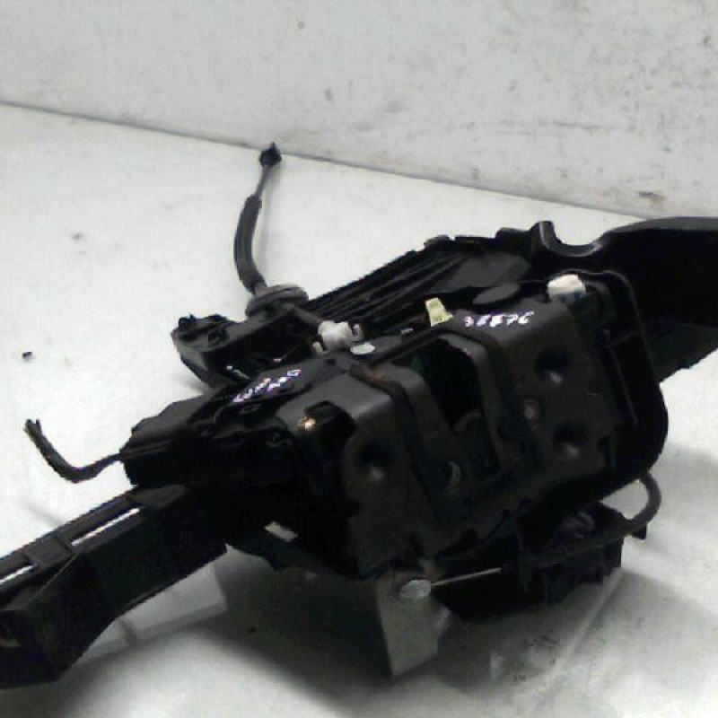 Serrure arriere droit FORD FOCUS 2