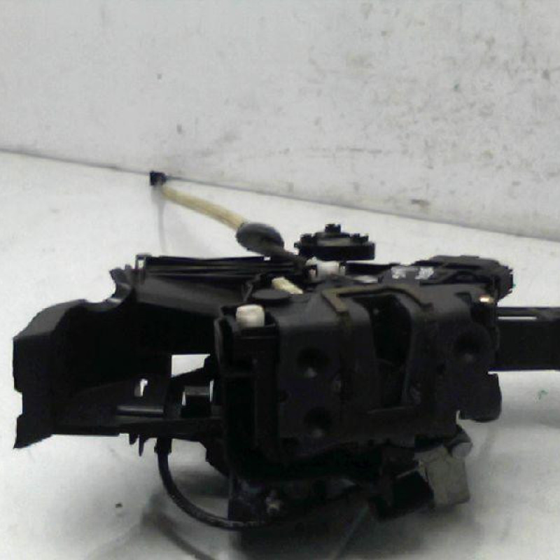 Serrure arriere gauche FORD FOCUS 2