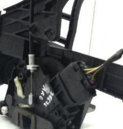 Serrure arriere gauche FORD FOCUS 2 Photo n°6