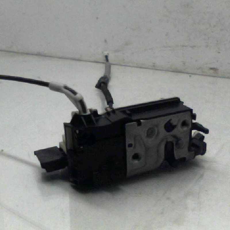 Serrure arriere gauche PEUGEOT 208 1