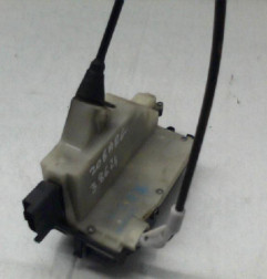 Serrure arriere gauche PEUGEOT 208 1