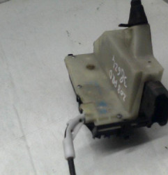 Serrure arriere droit PEUGEOT 208 1