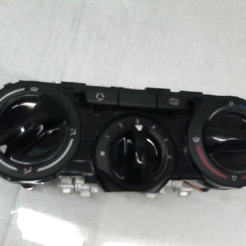 Commande chauffage PEUGEOT 208 1