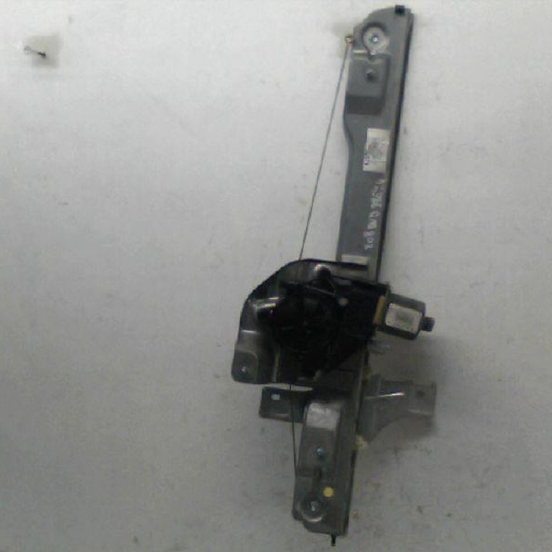 Leve vitre electrique avant droit PEUGEOT 208 1