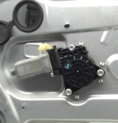 Leve vitre electrique avant droit KIA CARENS 3