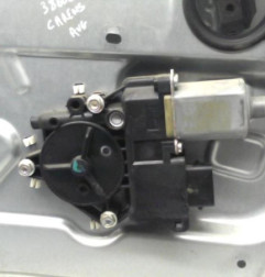 Leve vitre electrique avant gauche KIA CARENS 3 Photo n°5