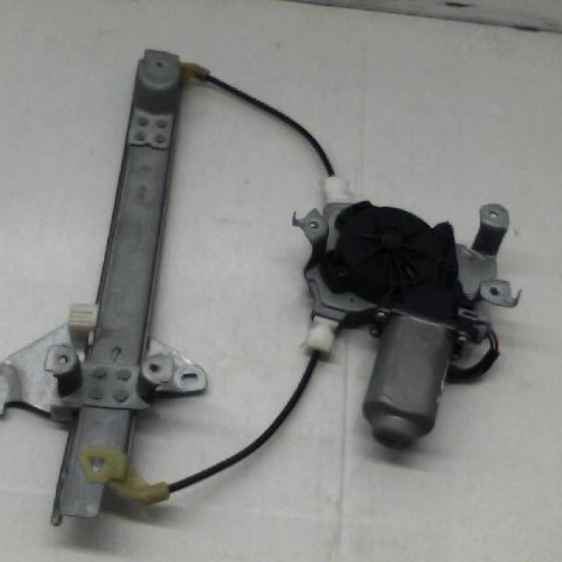 Leve vitre electrique arriere droit NISSAN QASHQAI 1
