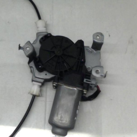Leve vitre electrique arriere droit NISSAN QASHQAI 1
