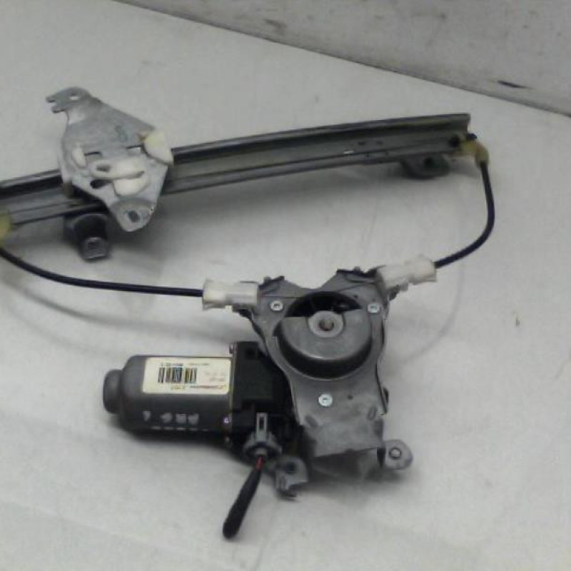 Leve vitre electrique arriere gauche NISSAN QASHQAI 1