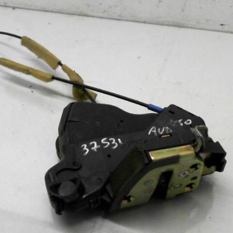 Serrure avant droit TOYOTA COROLLA VERSO 2