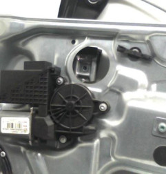 Leve vitre electrique avant droit VOLKSWAGEN POLO 4 Photo n°3