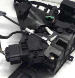 Serrure avant droit FORD C-MAX 1