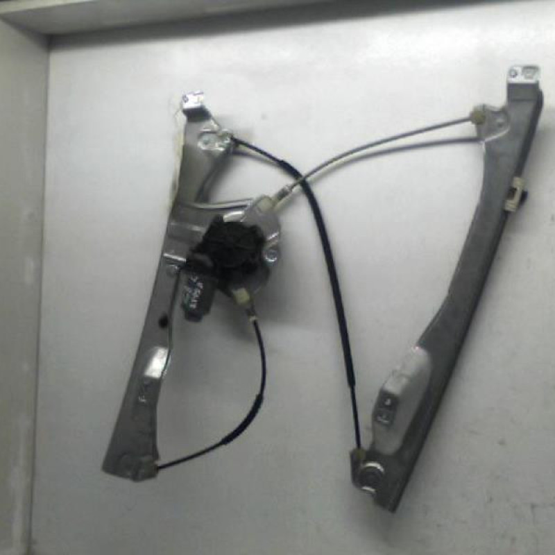 Leve vitre electrique avant droit RENAULT CLIO 3