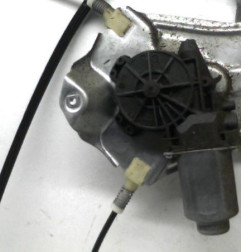 Leve vitre electrique avant gauche RENAULT CLIO 3