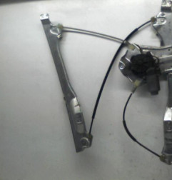 Leve vitre electrique avant gauche RENAULT CLIO 3 Photo n°4