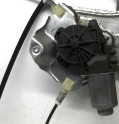 Leve vitre electrique avant gauche RENAULT CLIO 3 Photo n°5