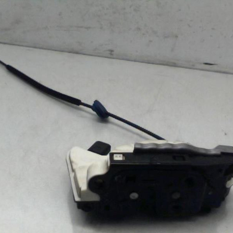 Serrure avant droit VOLKSWAGEN SCIROCCO 3