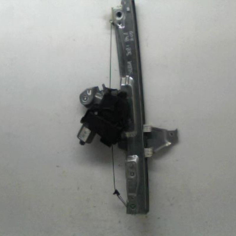 Leve vitre electrique avant droit PEUGEOT 308 1