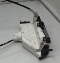 Serrure avant droit PEUGEOT 5008 1