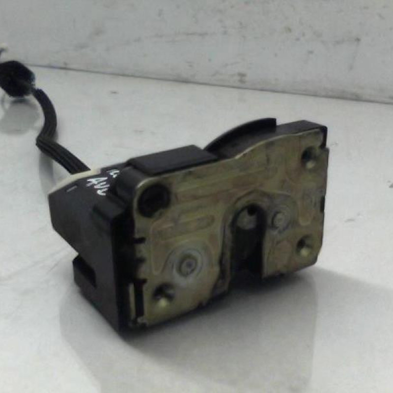 Serrure avant droit RENAULT CLIO 2