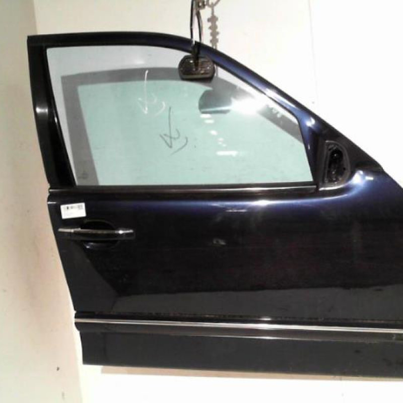 Porte avant droit MERCEDES CLASSE E 210