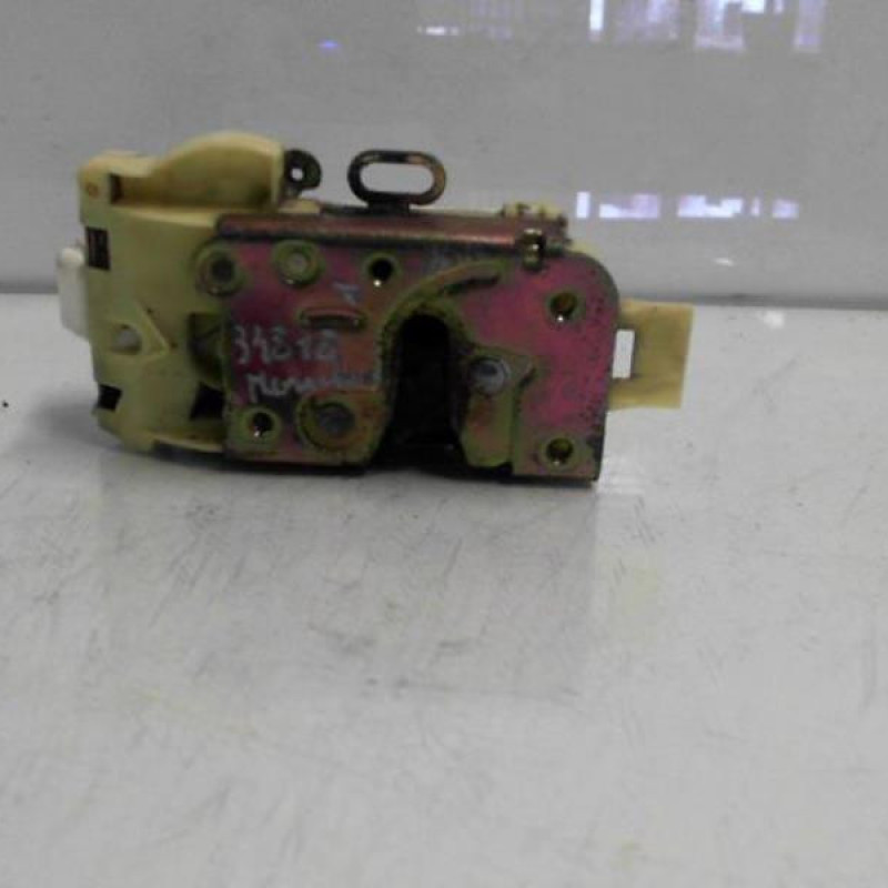 Serrure avant gauche FORD MONDEO 1