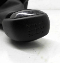 Pommeau de vitesses PEUGEOT 208 1