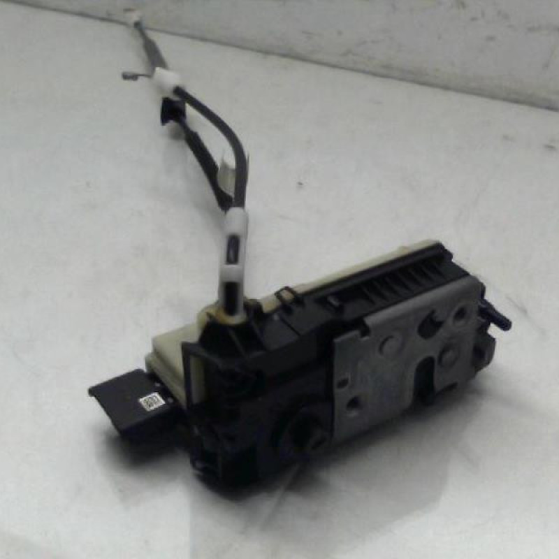 Serrure arriere gauche PEUGEOT 208 1