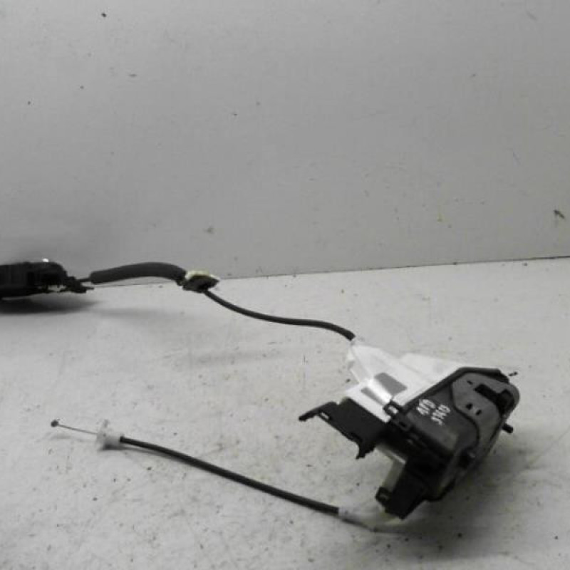 Serrure avant droit PEUGEOT 3008 1