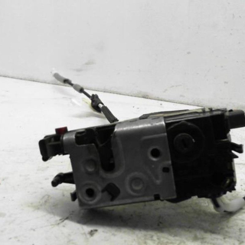 Serrure arriere gauche PEUGEOT 208 1