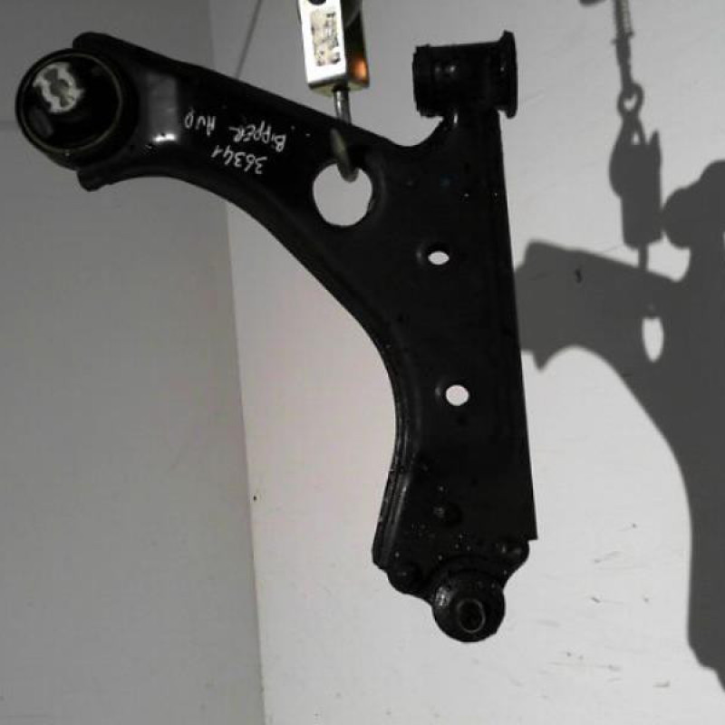 Triangle avant droit PEUGEOT BIPPER