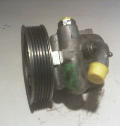 Pompe de direction PEUGEOT BIPPER Photo n°3