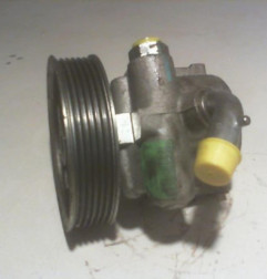 Pompe de direction PEUGEOT BIPPER Photo n°6