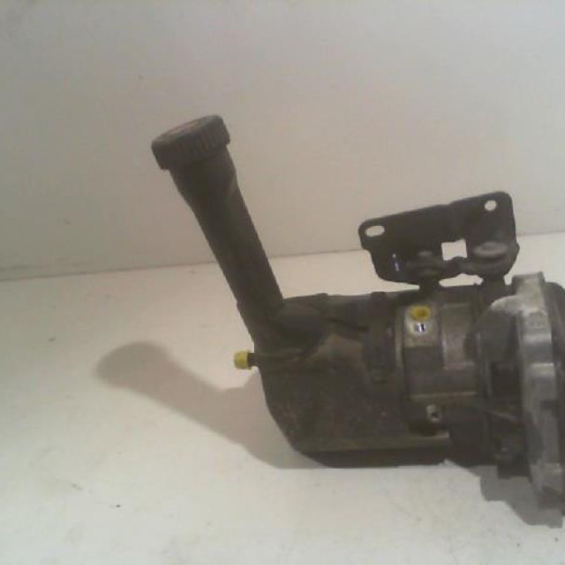 Pompe de direction PEUGEOT 308 1