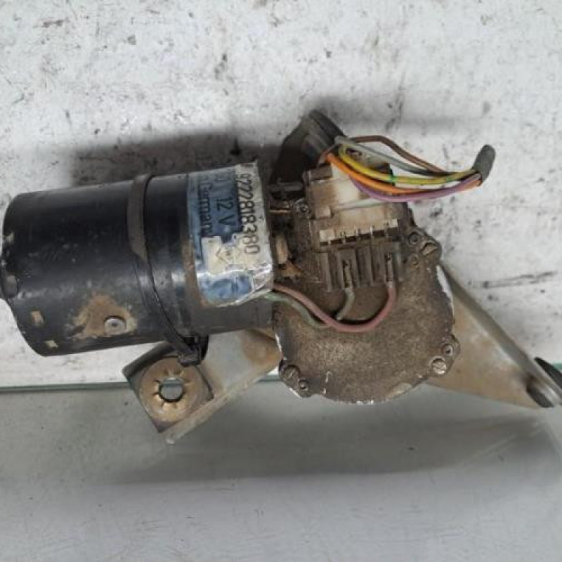 Moteur essuie glace avant PEUGEOT 205
