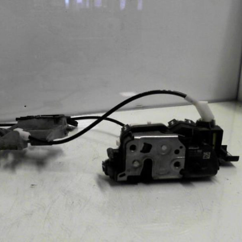 Serrure avant droit PEUGEOT 308 1