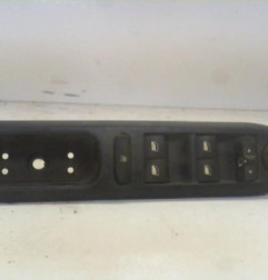 Interrupteur de leve vitre avant gauche PEUGEOT 407 Photo n°1