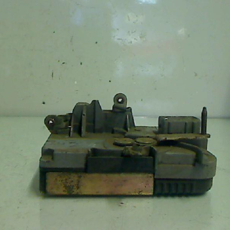 Serrure avant gauche PEUGEOT 806