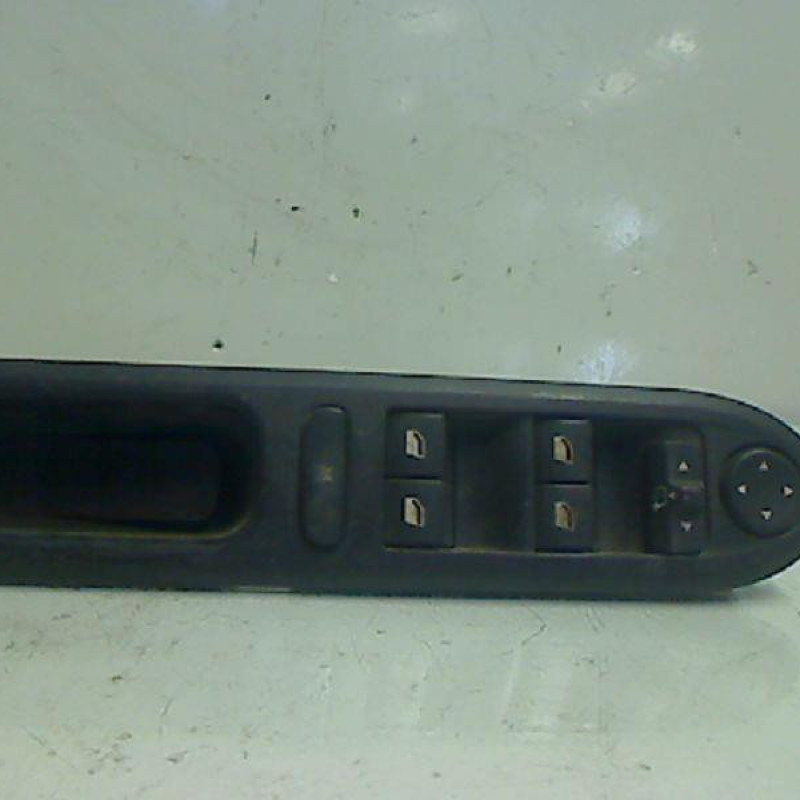 Interrupteur de leve vitre avant gauche PEUGEOT 407