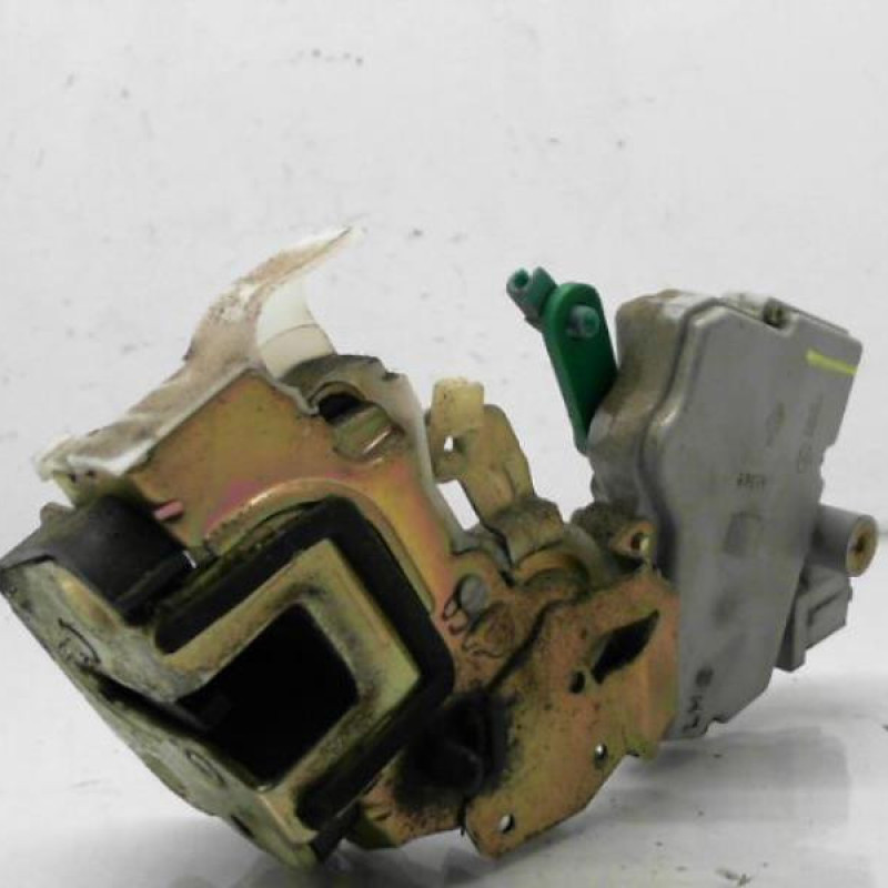 Serrure arriere gauche NISSAN TERRANO 2