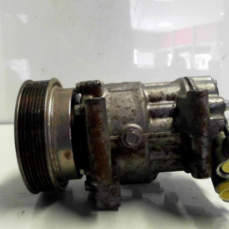 Compresseur clim RENAULT GRAND MODUS Photo n°1