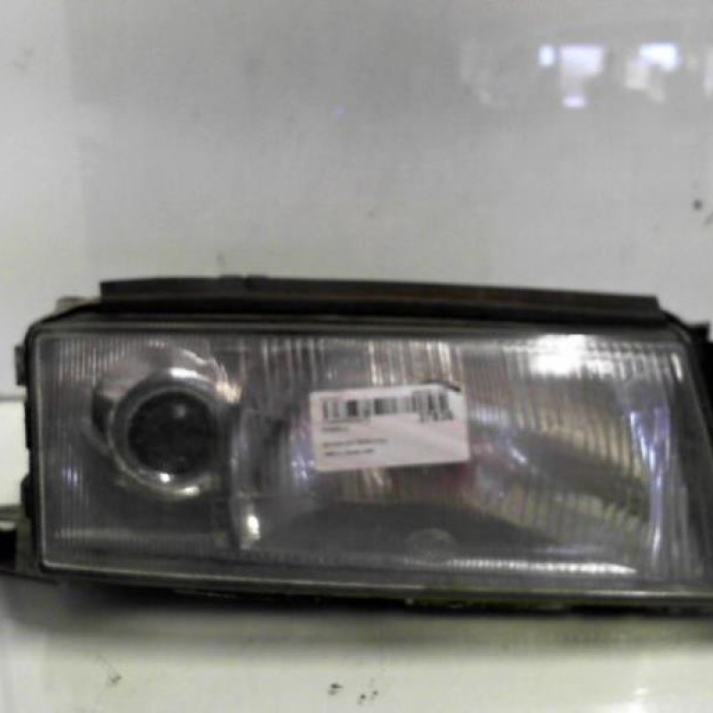 Optique avant principal droit (feux)(phare) SKODA OCTAVIA 1