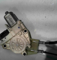 Leve vitre electrique arriere droit RENAULT LAGUNA 3 Photo n°3