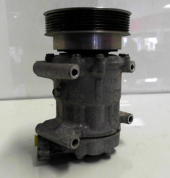 Compresseur clim RENAULT CLIO 3 Photo n°4