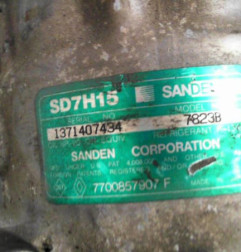 Compresseur clim RENAULT LAGUNA 1 Photo n°6